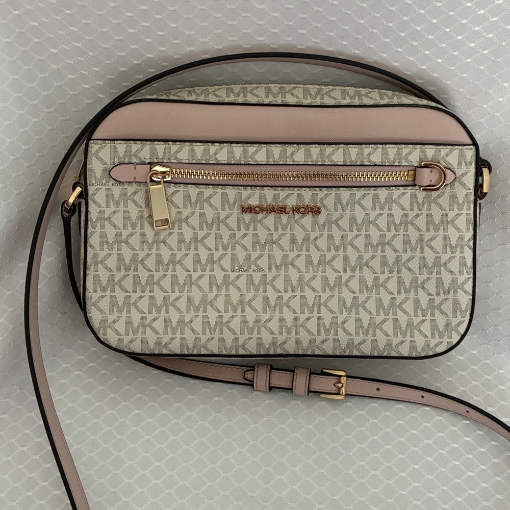 Michael Kors Large Jet Set Crossbody Price Drop!!